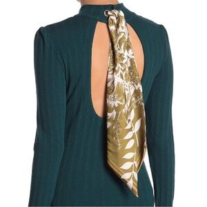 Free People small Party in the back Hunter green long sleeve sweater